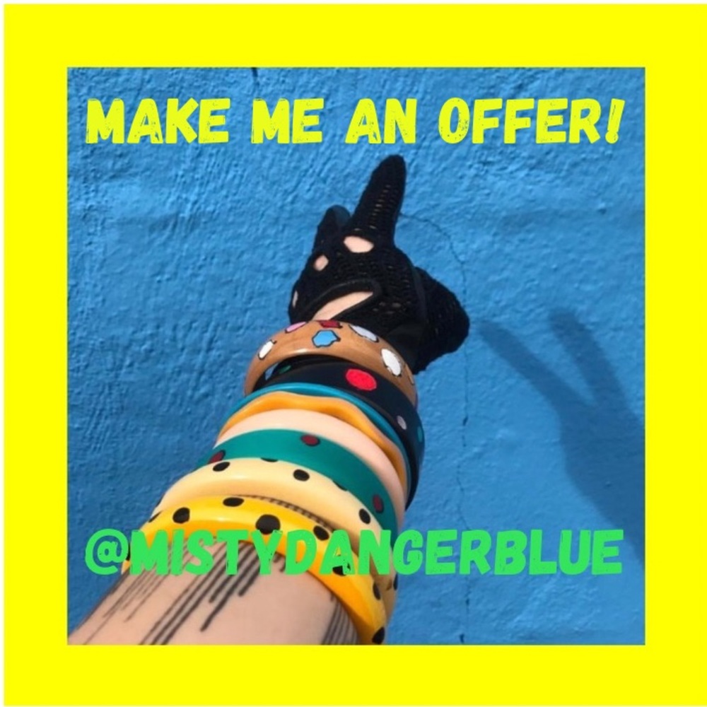 👠Click the OFFER button and make me an offer👠